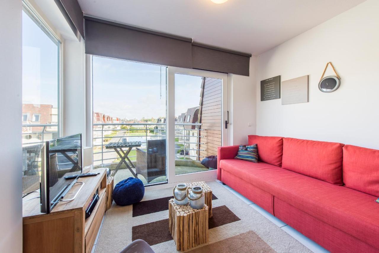 Modern Apartment With Terrace & Public Pool Bredene Buitenkant foto